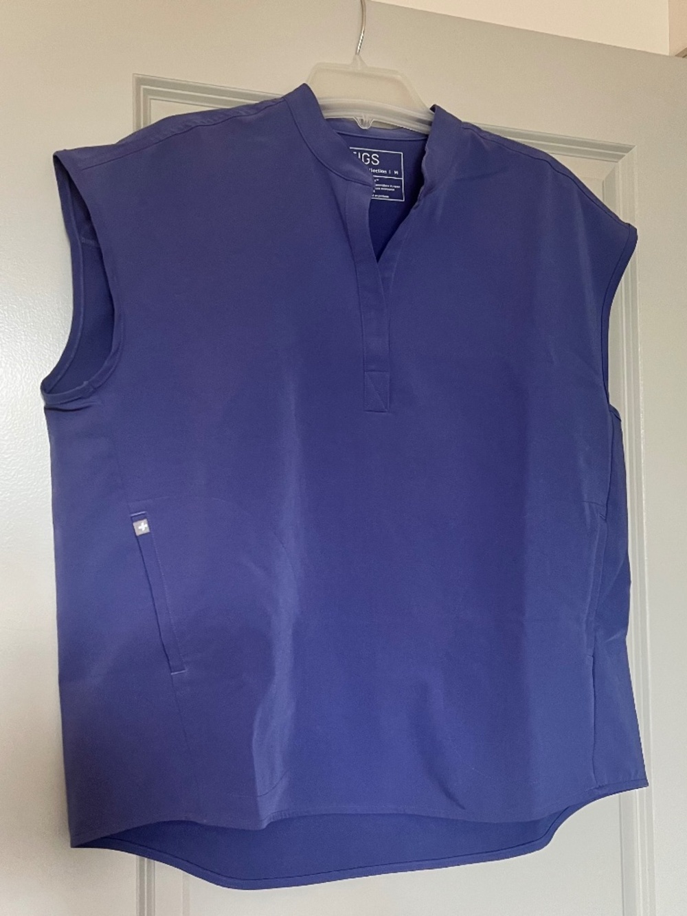 💜 FIGS Rafaela Oversized Scrub Top– Wayfarer, Size M
